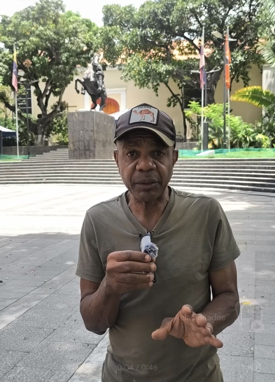 Help Him Rebuild His Home After the Earthquake / Ayuda al Gringo de Chacao a reconstruir su hogar tras el terremoto